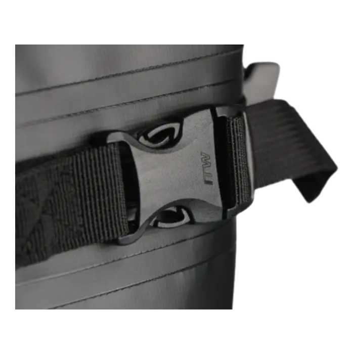 Mochila Osah DryPak Tailpack 25L Impermeable Negra Mate OS-MTP25-TBK (2).webp