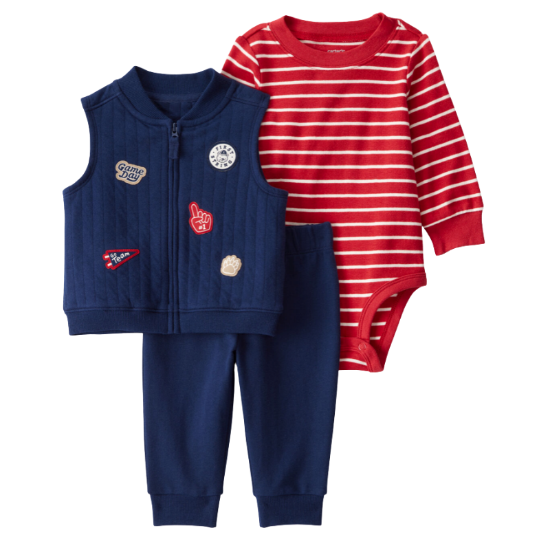 Conjunto 3 piezas con chaleco detalle de stickers de tela